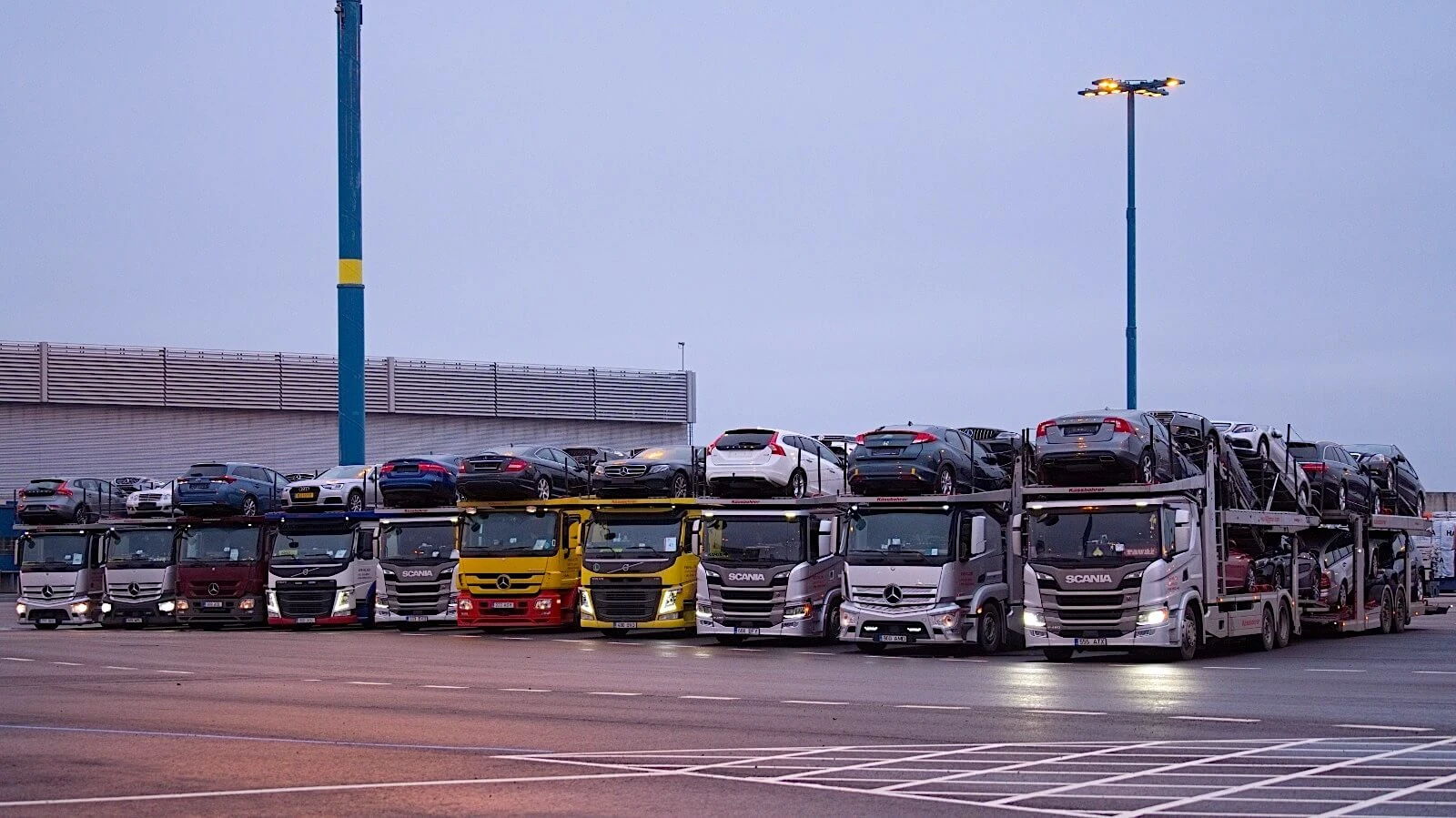 Ves-Vil Trucks for Vehicle Transportation